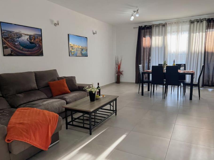 Modern Apartment In Марсаскала Екстериор снимка