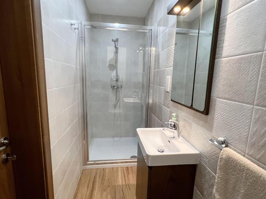 Modern Apartment In Марсаскала Екстериор снимка